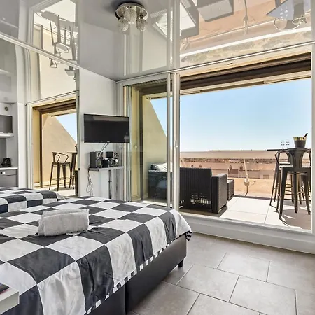 Clubber Naturiste Design Apartment